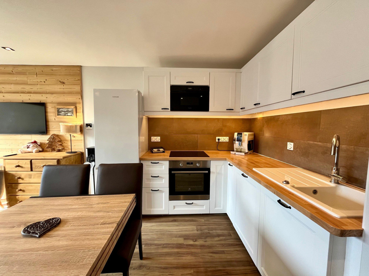 _lv_images__lot_0000001119_02_4208003