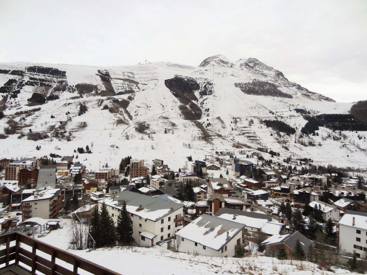 _lv_images__lot_0037250151_06_3671944