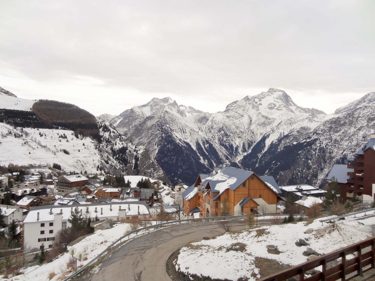 _lv_images__lot_0037250151_10_3646475