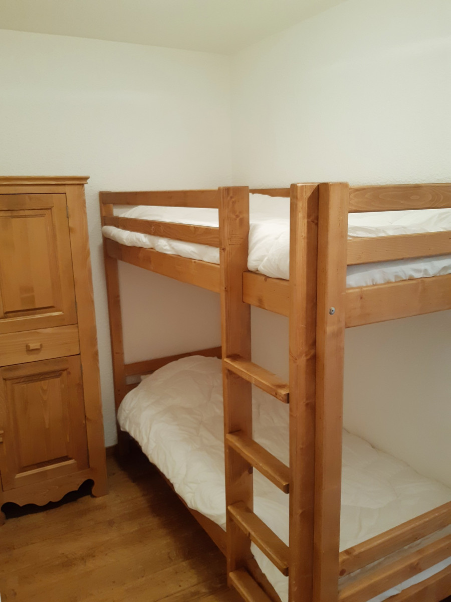 _lv_images__lot_0037250253_14_4553170