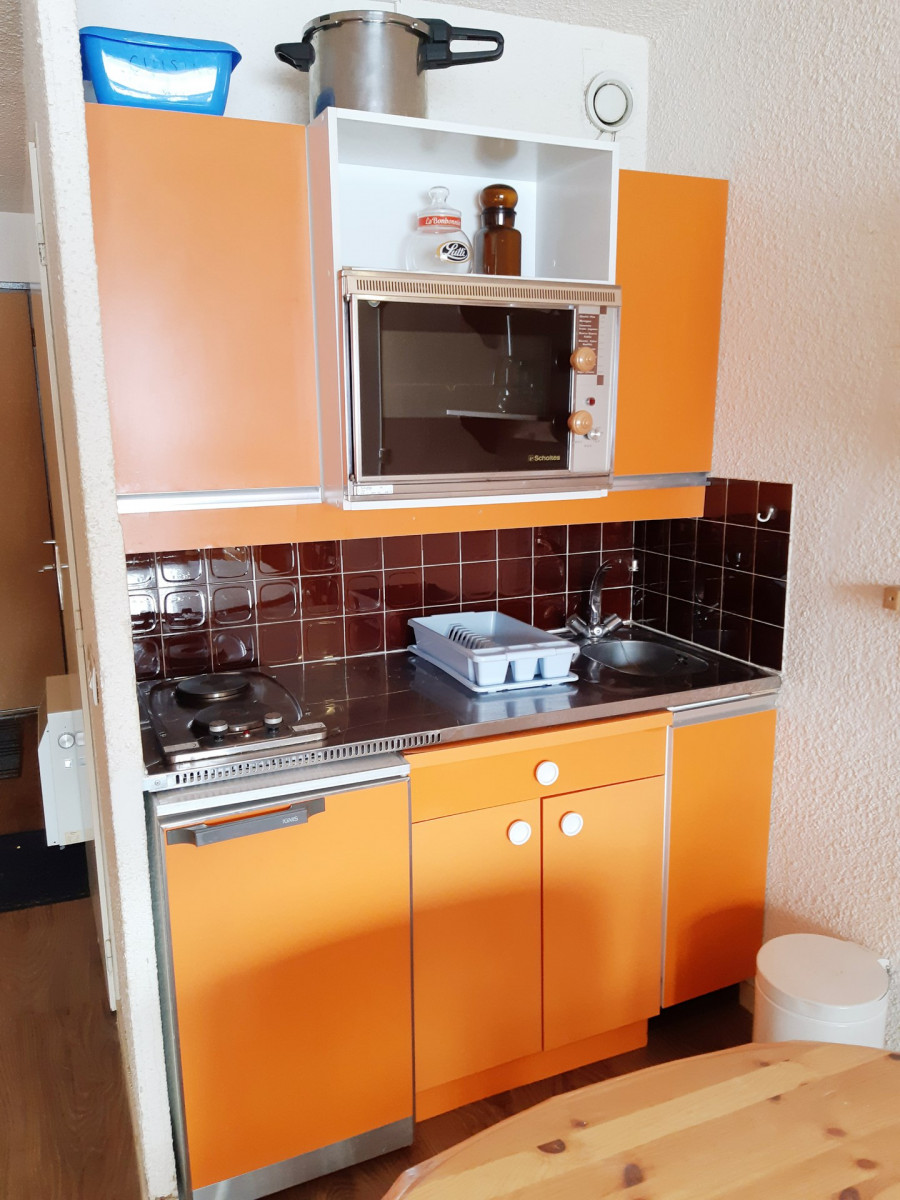 _lv_images__lot_0037250255_08_4166659