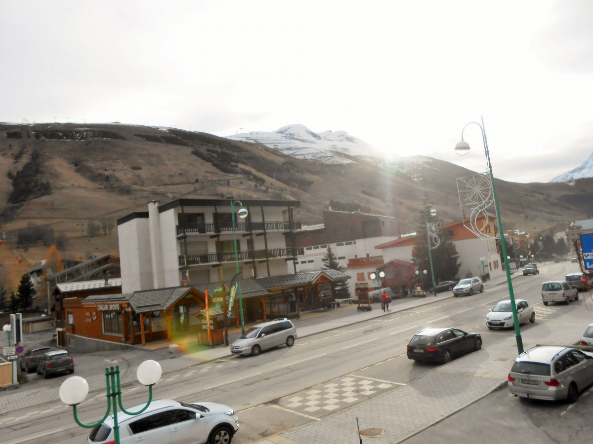 _lv_images__lot_0037250551_08_3646410