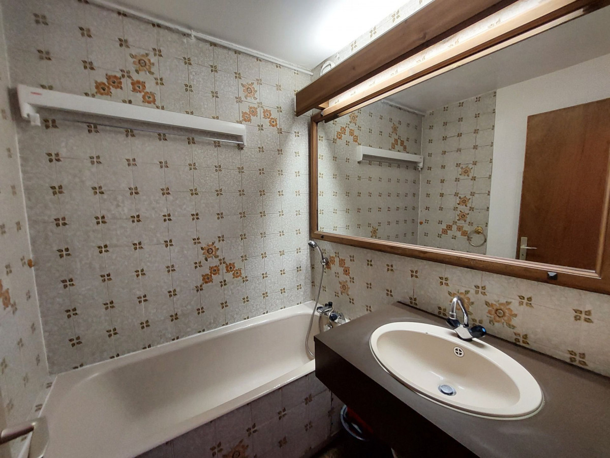 _lv_images__lot_0037250797_04_4468155