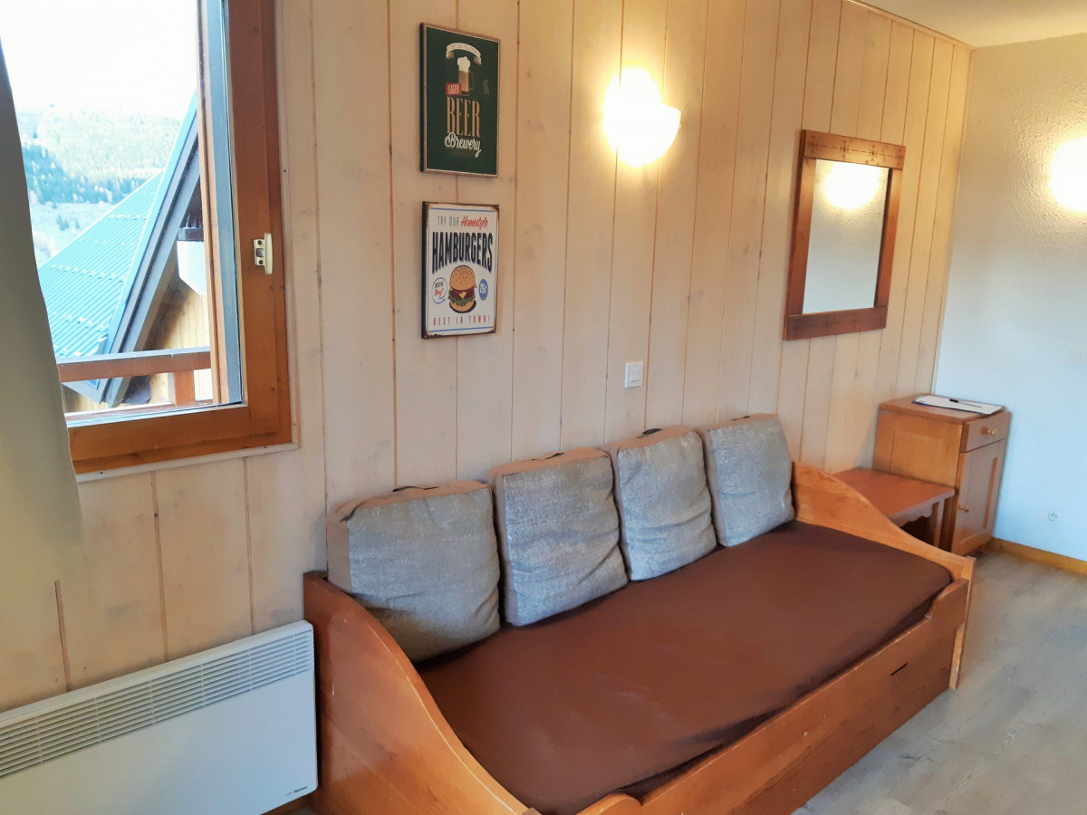 _lv_images__lot_0037250930_10_4214557