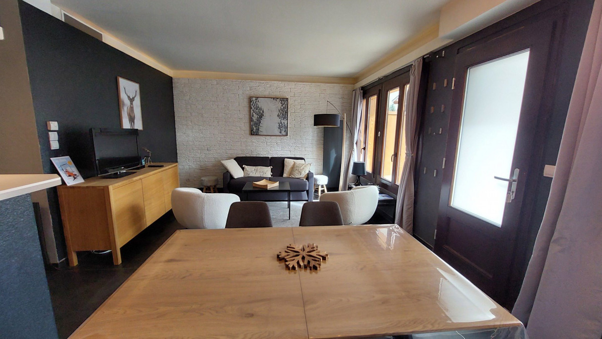 _lv_images__lot_0037250964_08_4416064