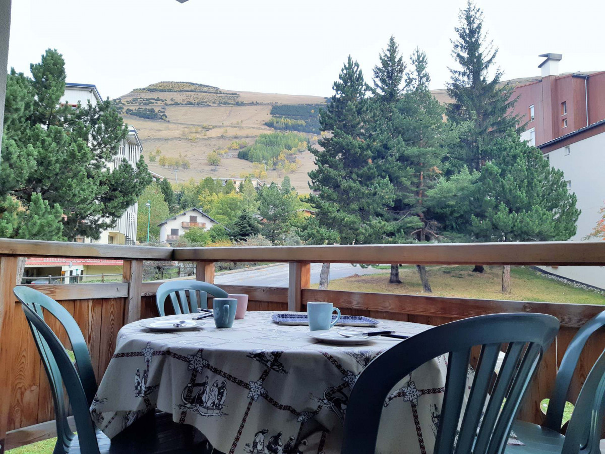 _lv_images__lot_0037251020_08_4636466