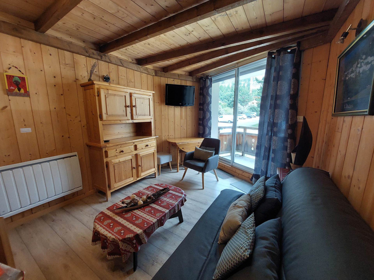 _lv_images__lot_0037251020_09_4669475