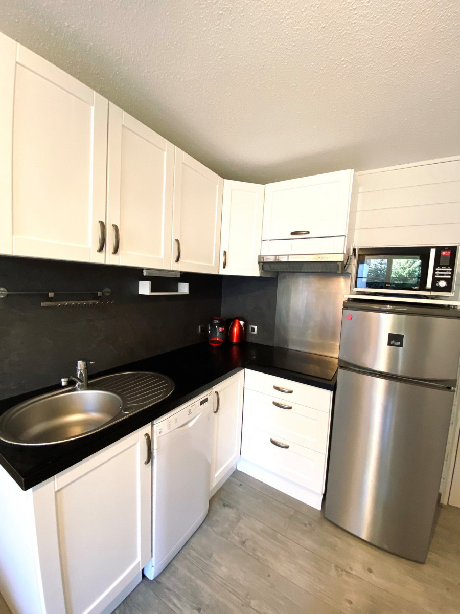 _lv_images__lot_0037251118_06_4257945