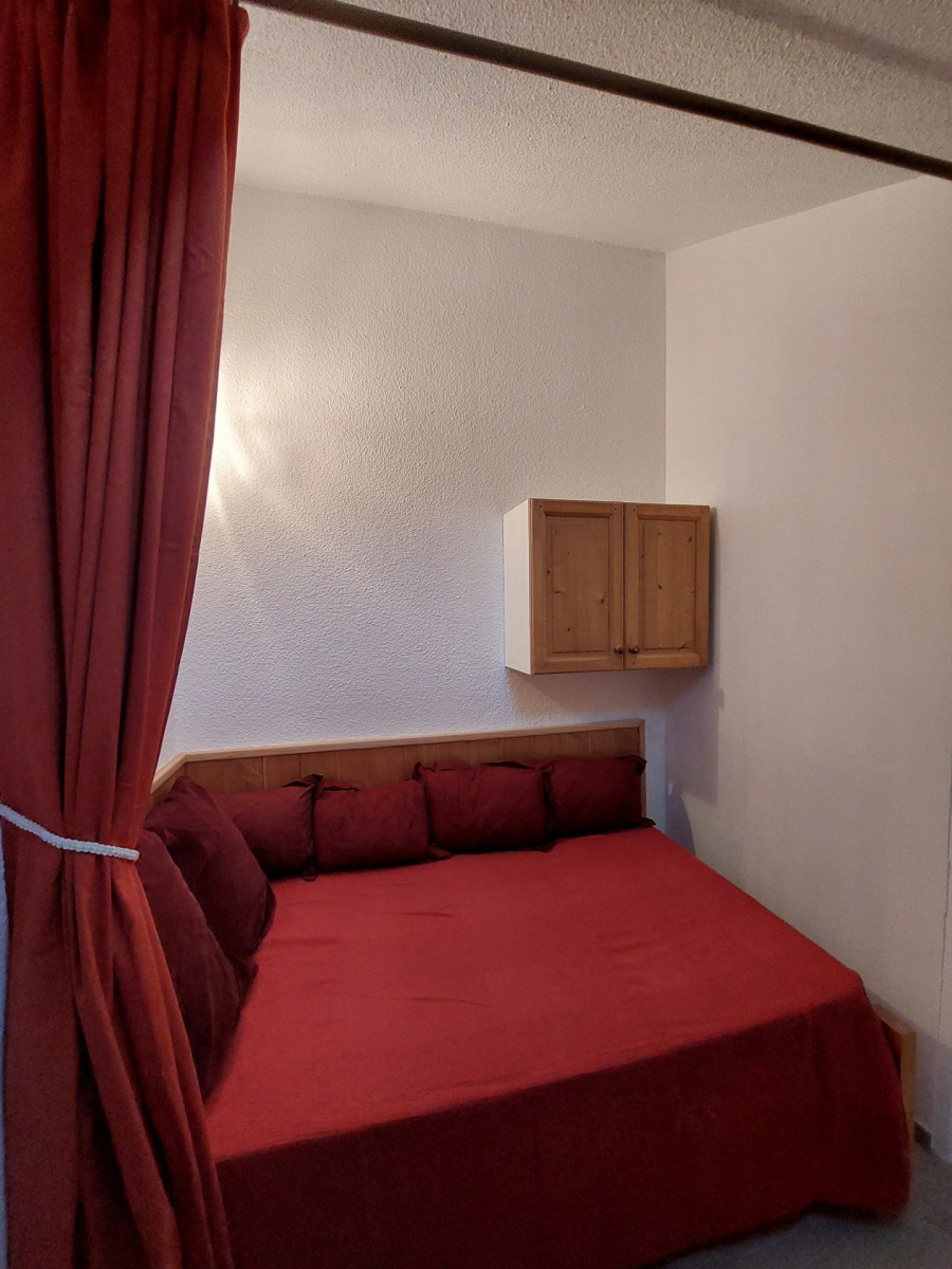 _lv_images__lot_0037251208_13_4313309