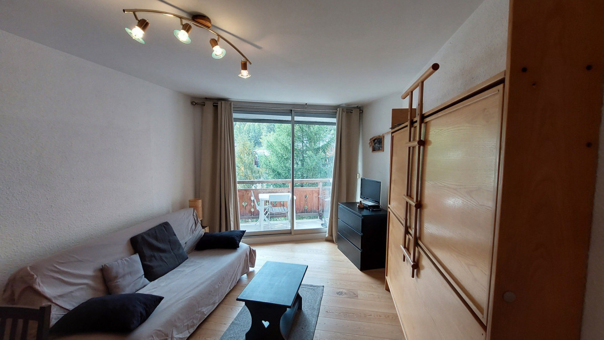 _lv_images__lot_0037251214_01_4169876