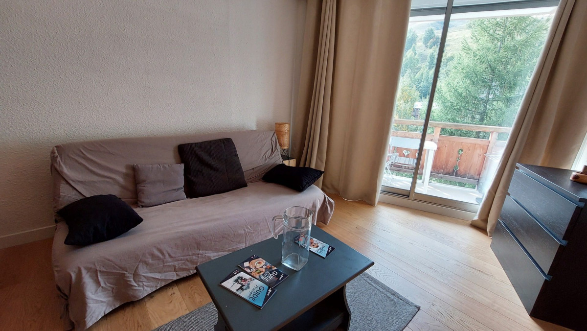 _lv_images__lot_0037251214_08_4489760