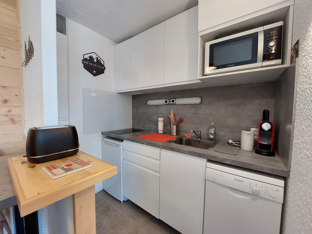 _lv_images__lot_0037251358_02_4219081