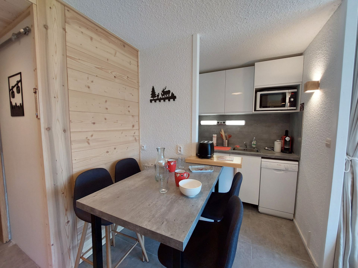 _lv_images__lot_0037251358_10_4230801