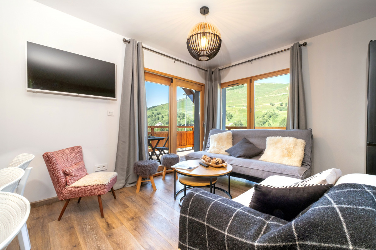 chalet-chloelie-emelinelambreth-6a-4917040 chalet-chloelie-emelinelambreth-6a-4917040