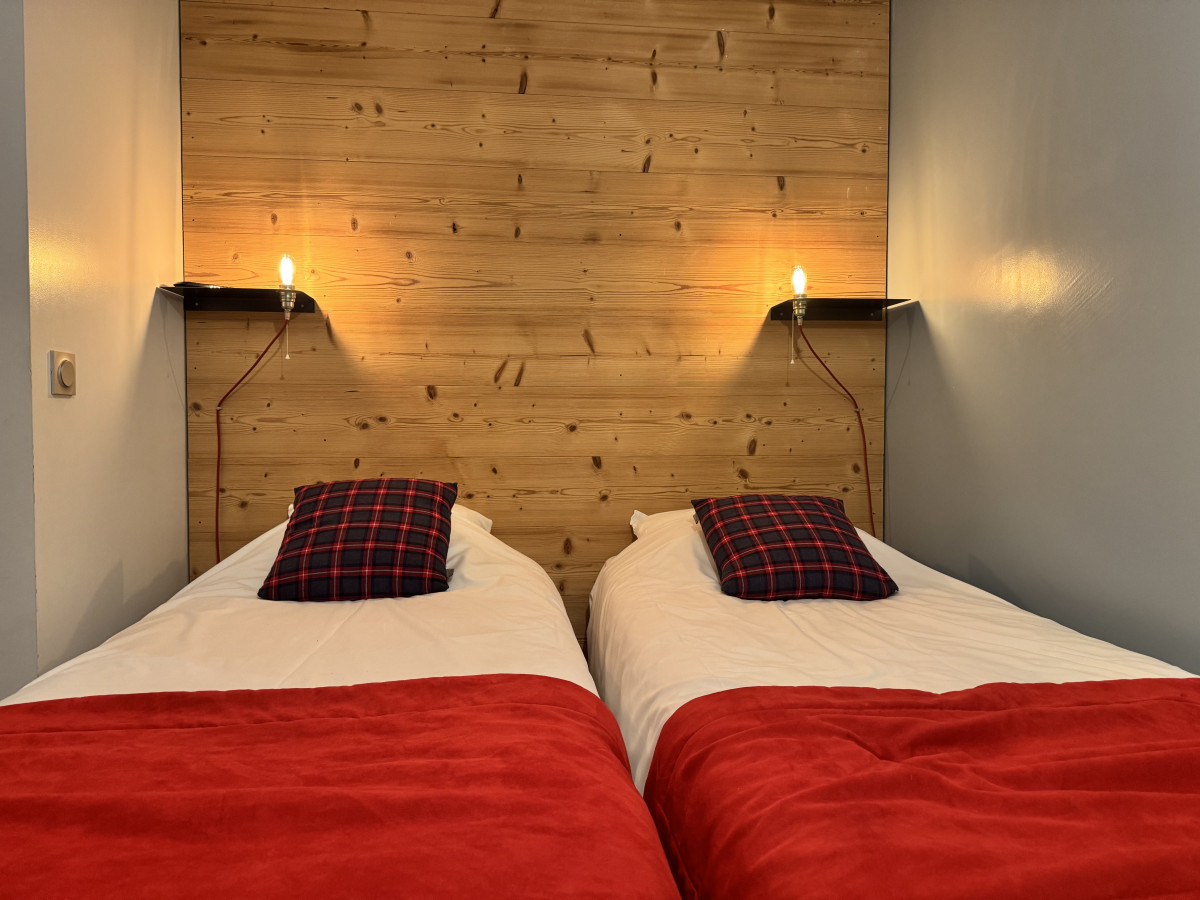 chambre-5-lit-160x200-ou-2-lits-80x200-4097042 chambre-5-lit-160x200-ou-2-lits-80x200-4097042