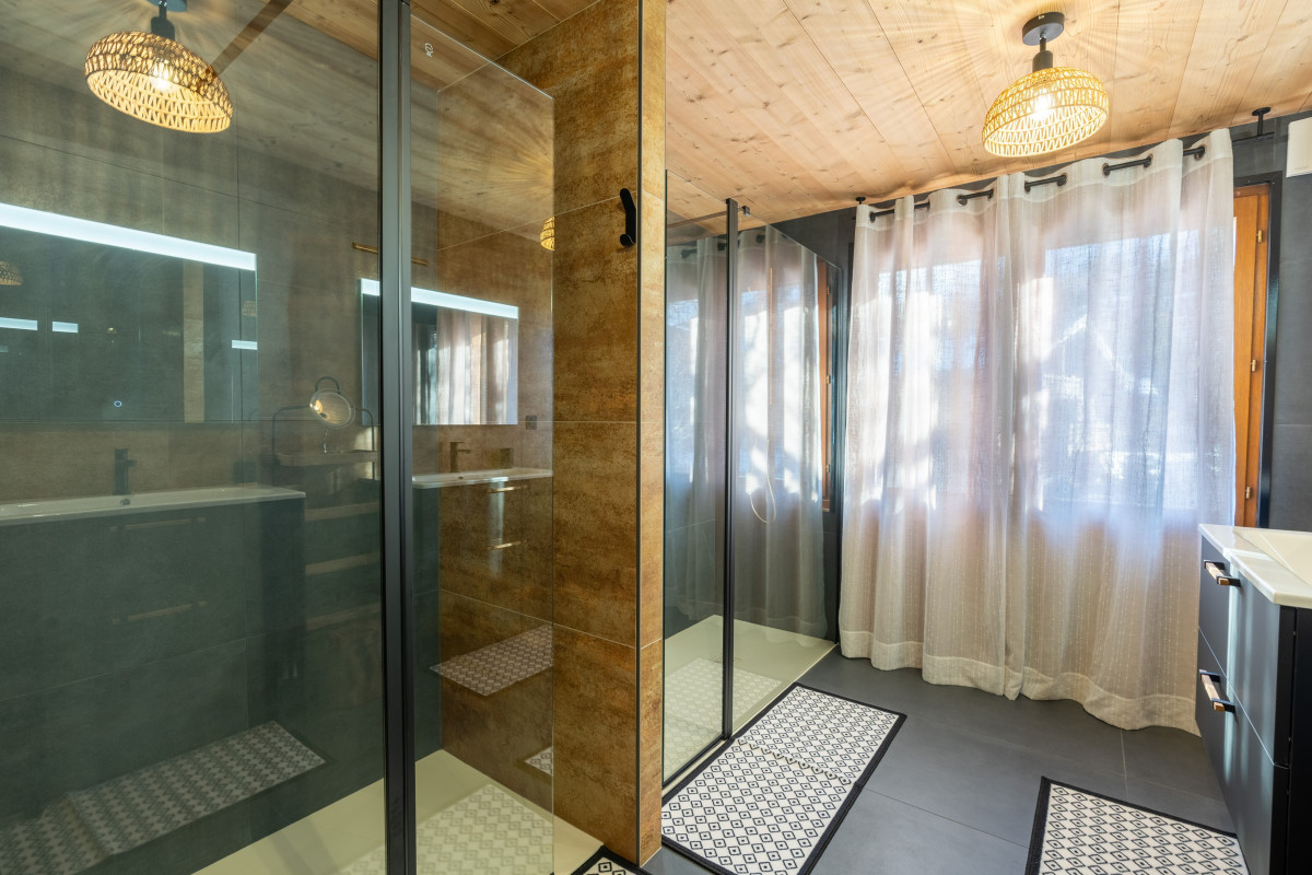 duplex-clochettes-salle-de-bain-a-3-4284365 duplex-clochettes-salle-de-bain-a-3-4284365