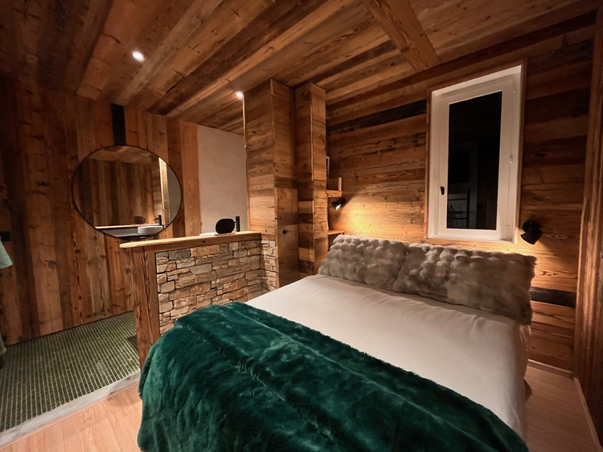 L'ALTITUDE LE REFUGE DE CHARLY Appartement 6 personnes L'ALTITUDE LE REFUGE DE CHARLY Appartement 6 personnes