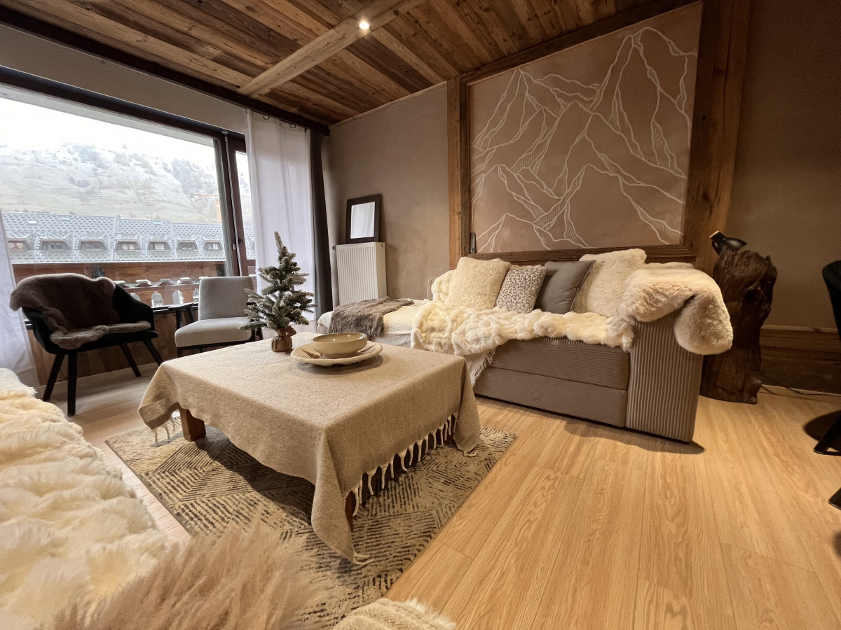 L'ALTITUDE LE REFUGE DE CHARLY Appartement 6 personnes L'ALTITUDE LE REFUGE DE CHARLY Appartement 6 personnes