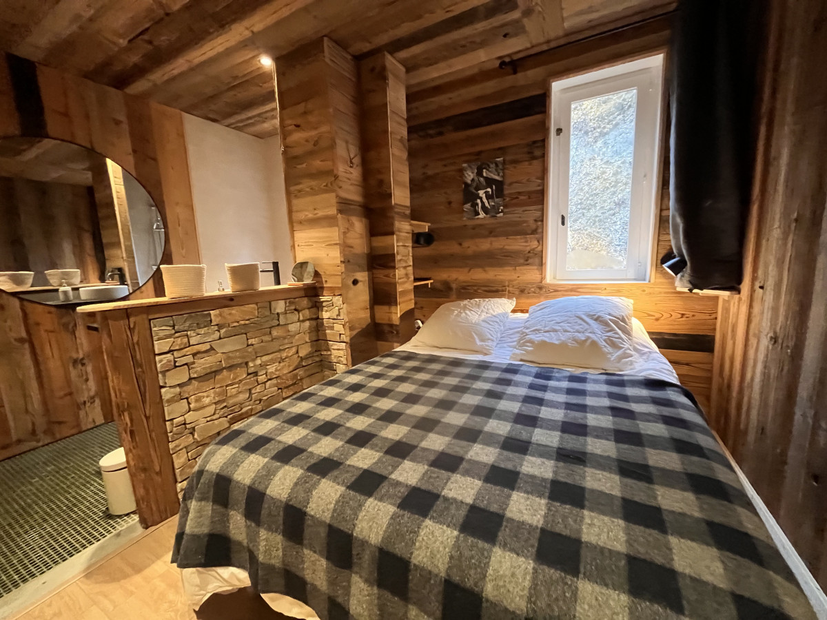 L'ALTITUDE LE REFUGE DE CHARLY Appartement 6 personnes L'ALTITUDE LE REFUGE DE CHARLY Appartement 6 personnes