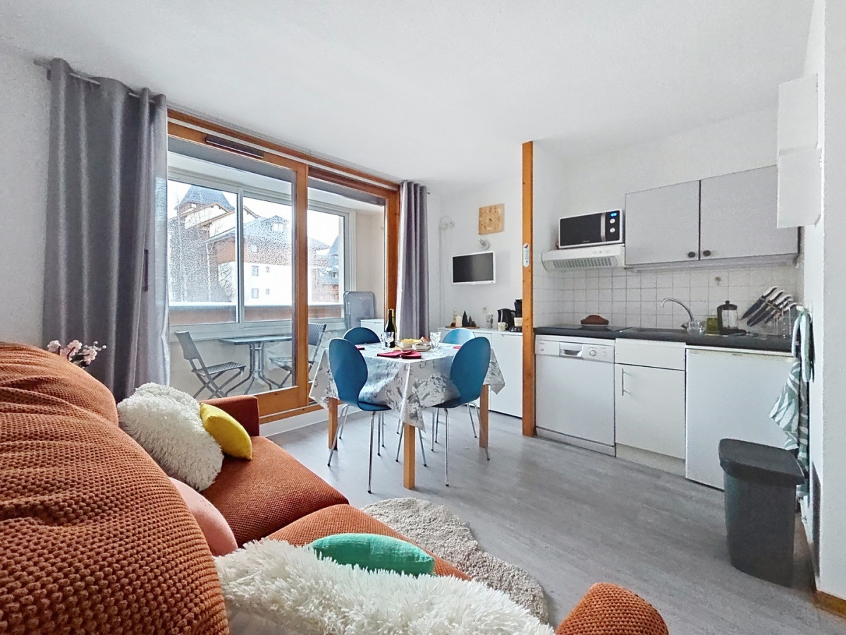 photo-2025-11-22-18-01-12-2-4217079