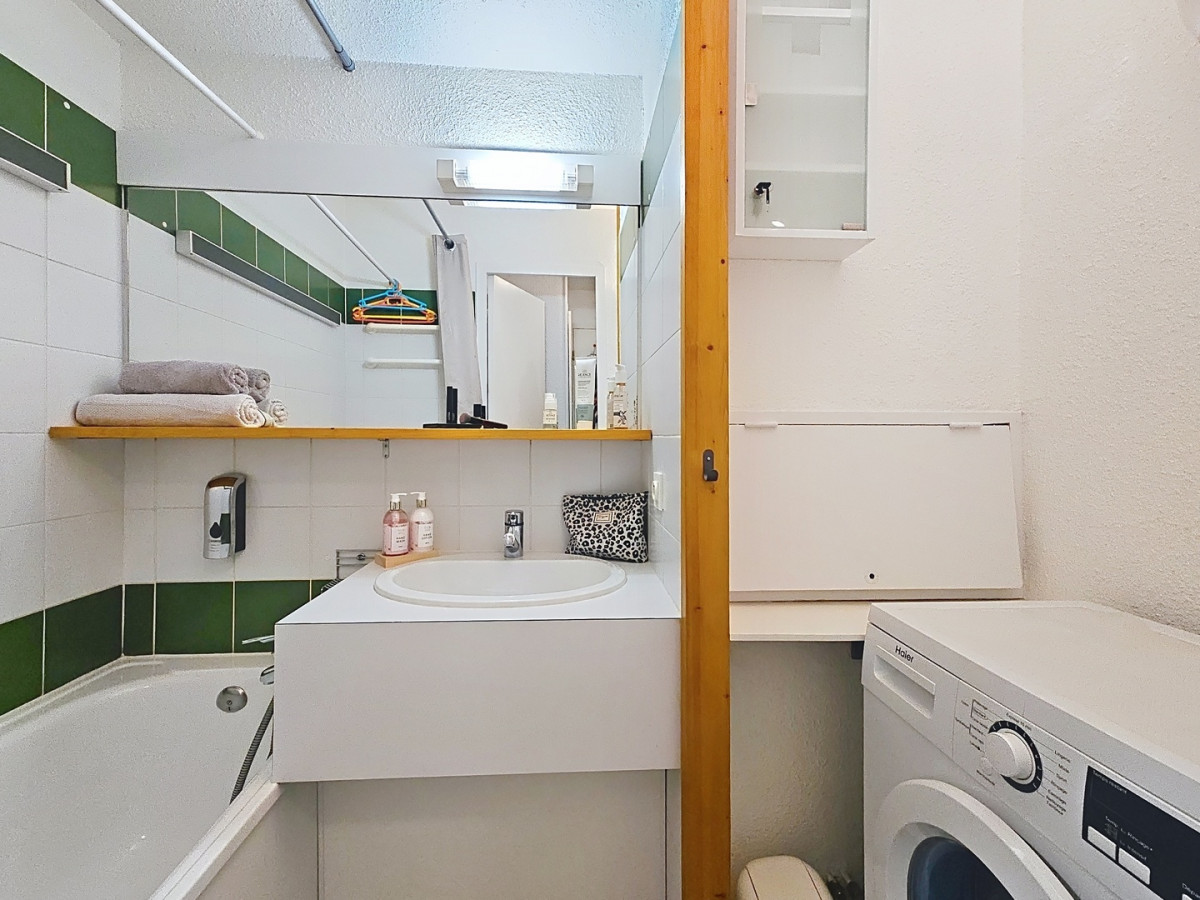 photo-2025-11-22-18-01-13-4217083