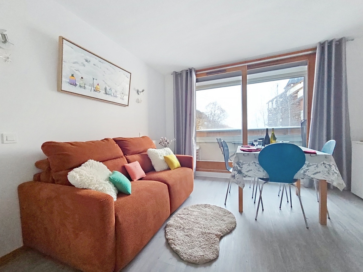 photo-2025-11-22-18-01-14-4217080