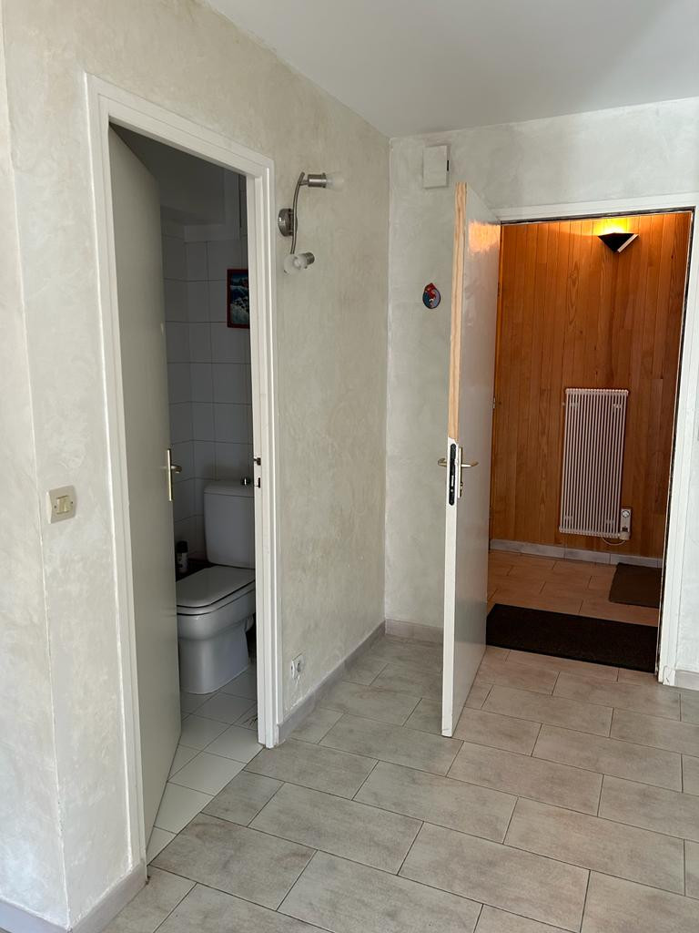 toiltte-entre-e-4205520 toiltte-entre-e-4205520