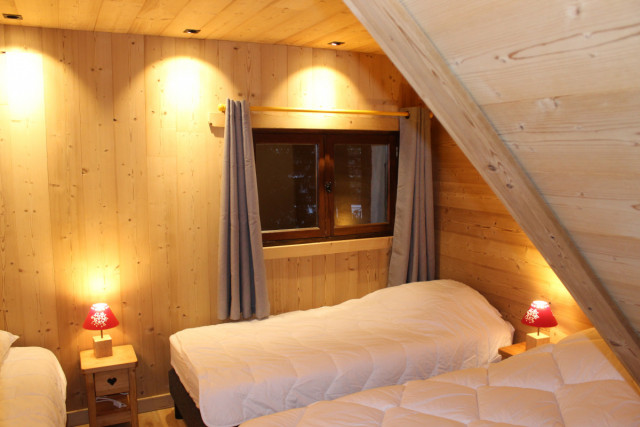 1200x900-chalet-les-jonquilles-chalet-13-personnes-1-2686269-3986144