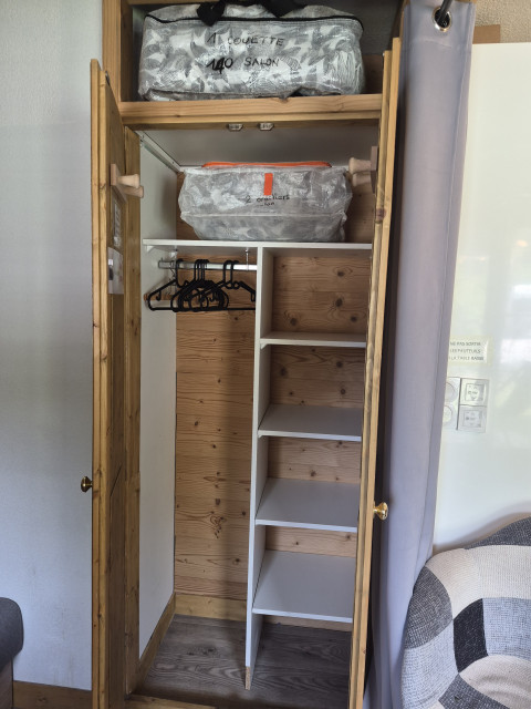 16-salon-rangement-1-2-dressing-5137426