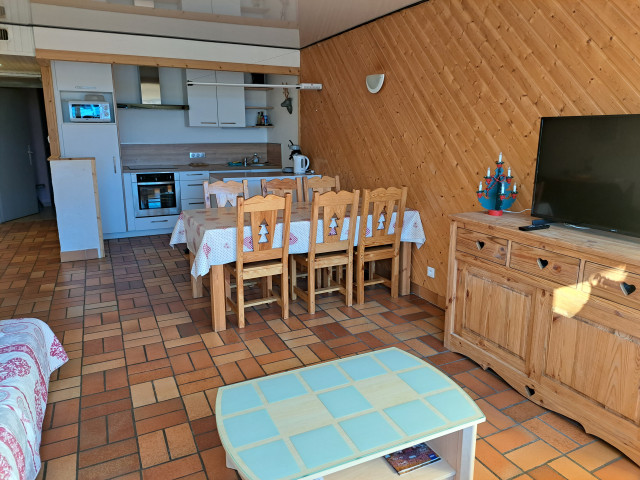 20231217-102545-4695056