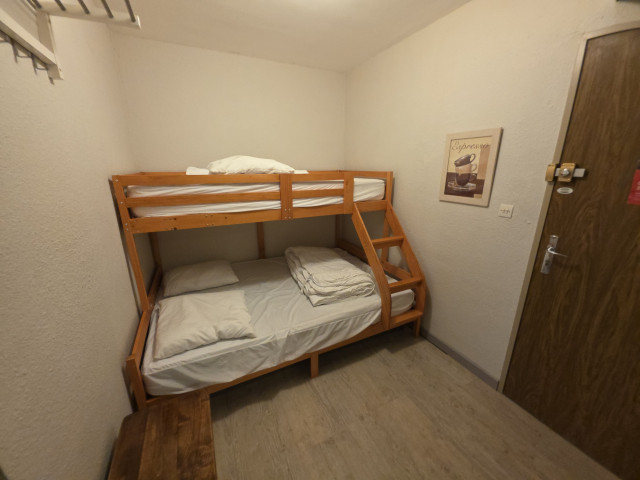 20251106-145847-4170758 20251106-145847-4170758