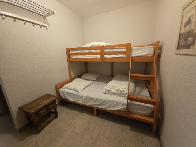 20251106-145859-4170759 20251106-145859-4170759