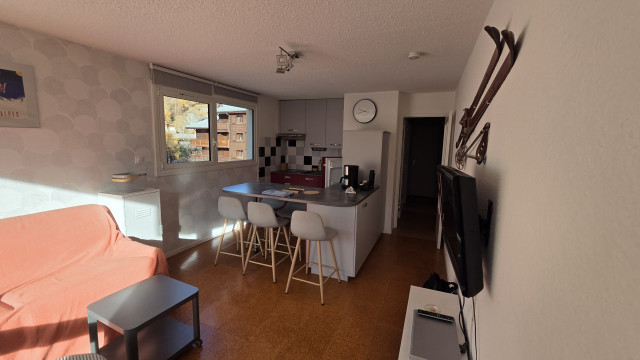 20251112-094359-4193830 20251112-094359-4193830