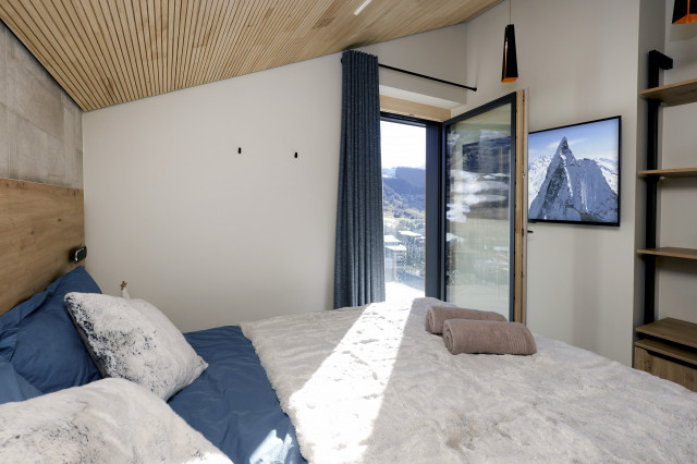 CHAMBRE 4   BIS LOUP BLANC