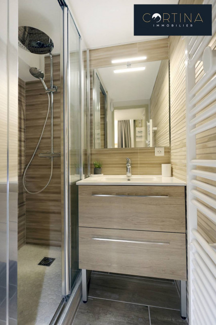 _clients_223886005_photos_42k_4381543