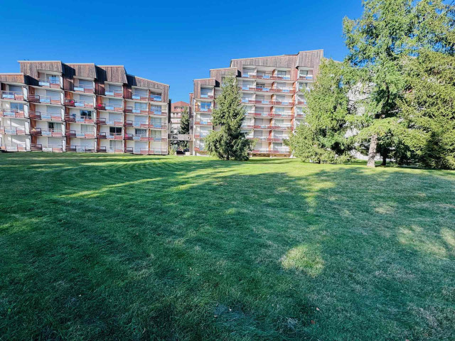 _lv_images__lot_0000000028_13_4478237