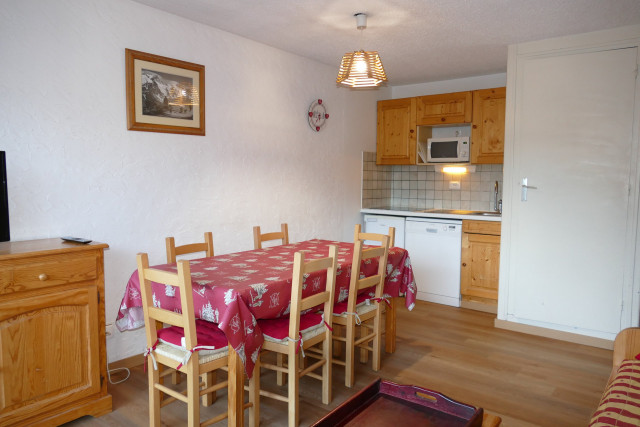 _lv_images__lot_0000000056_03_4652326