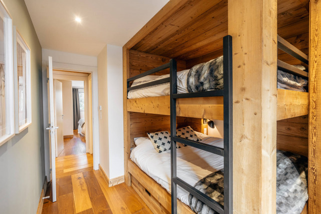 _lv_images__lot_0000000097_11_4395488