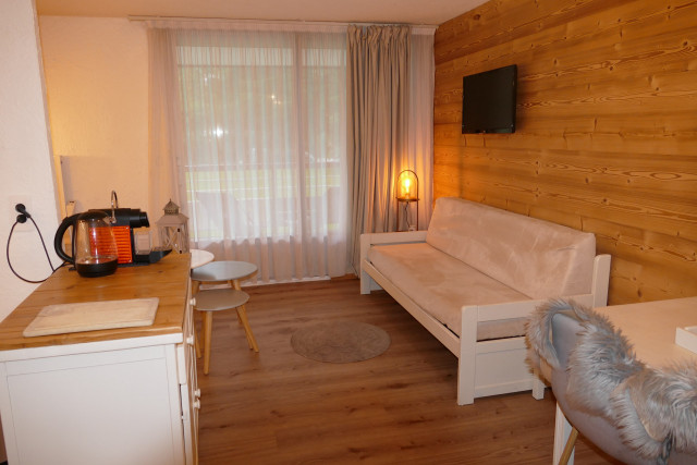 _lv_images__lot_0000000104_10_4296002