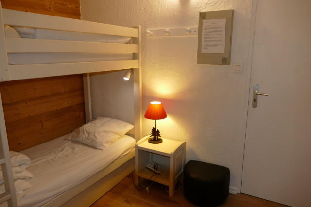 _lv_images__lot_0000000104_10_4667648