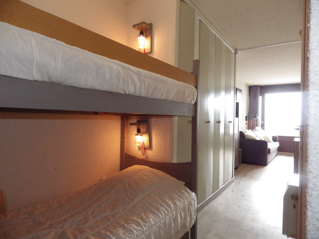 _lv_images__lot_0000000106_03_4251307 _lv_images__lot_0000000106_03_4251307