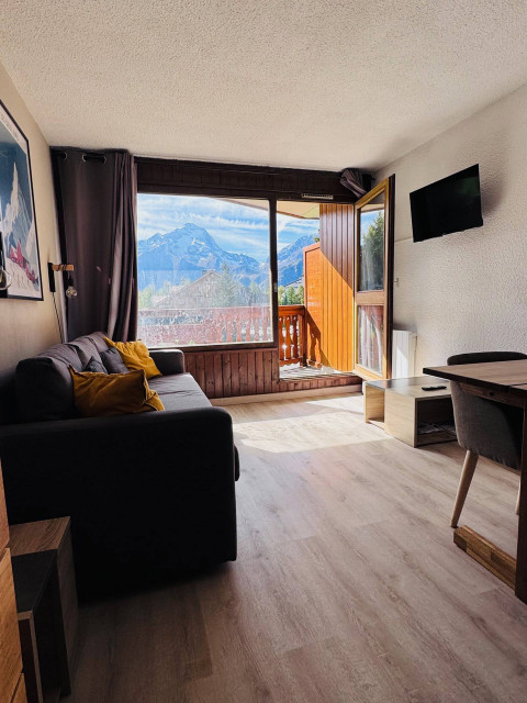 _lv_images__lot_0000000106_13_4539577