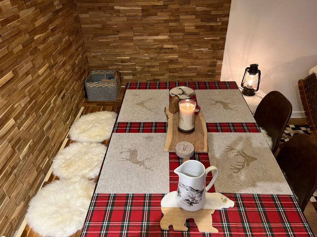 _lv_images__lot_0000000109_04_4667404