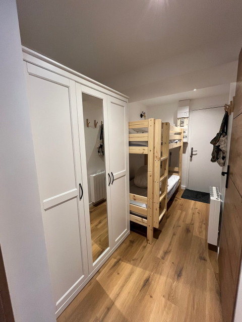 _lv_images__lot_0000000109_08_4478045 _lv_images__lot_0000000109_08_4478045