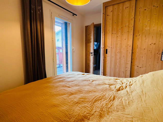 _lv_images__lot_0000000111_07_4658286