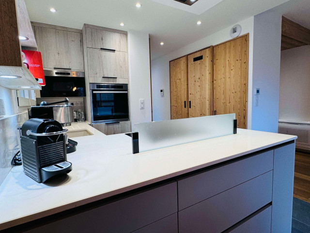 _lv_images__lot_0000000111_08_4274983