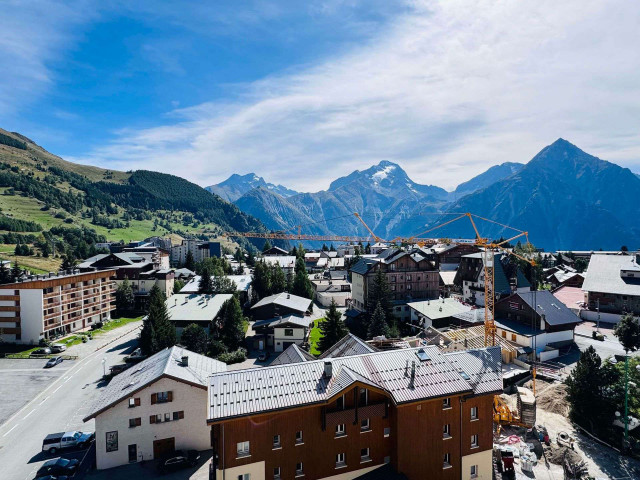 _lv_images__lot_0000000112_05_4173327 _lv_images__lot_0000000112_05_4173327