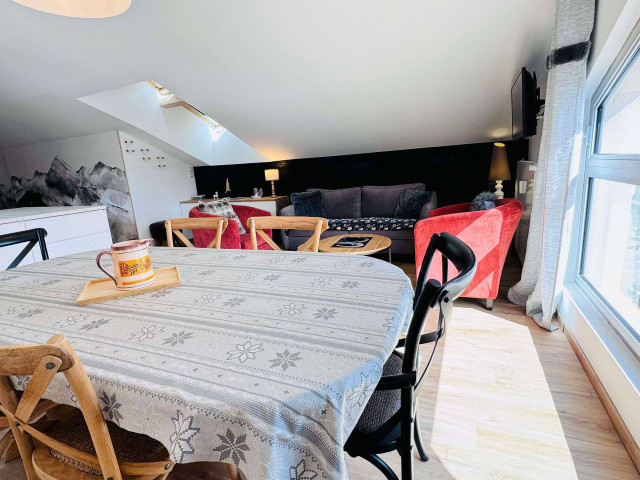 _lv_images__lot_0000000112_06_5055309 _lv_images__lot_0000000112_06_5055309