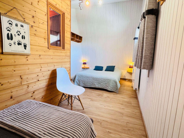 _lv_images__lot_0000000112_09_4416935