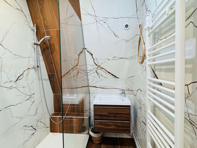 _lv_images__lot_0000000112_12_4257167 _lv_images__lot_0000000112_12_4257167